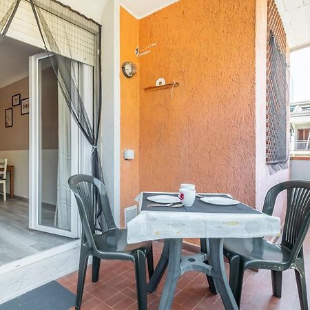 Domus Lucis Apartment Terrace & Private Parking Маринелла-ди-Сарцана Экстерьер фото