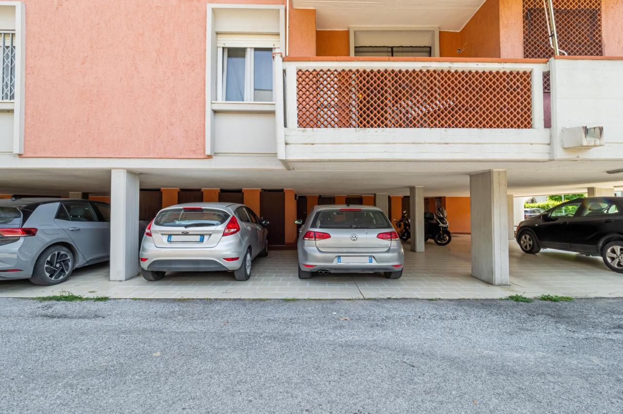 Domus Lucis Apartment Terrace & Private Parking Маринелла-ди-Сарцана Экстерьер фото